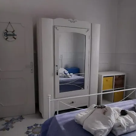 펜션 Il Sole E L'azzurro 마리나 디 리차노